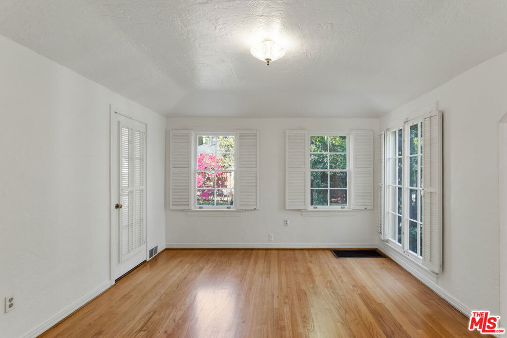 3528 Fernwood Avenue - Photo 8