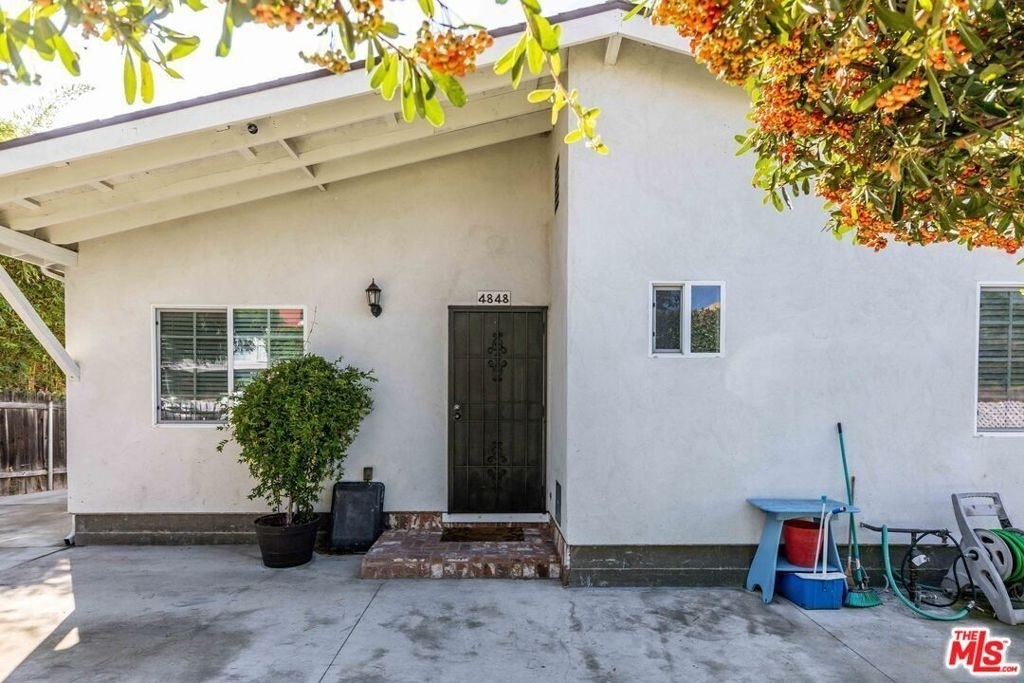 4848 Oakwood Avenue - Photo 11