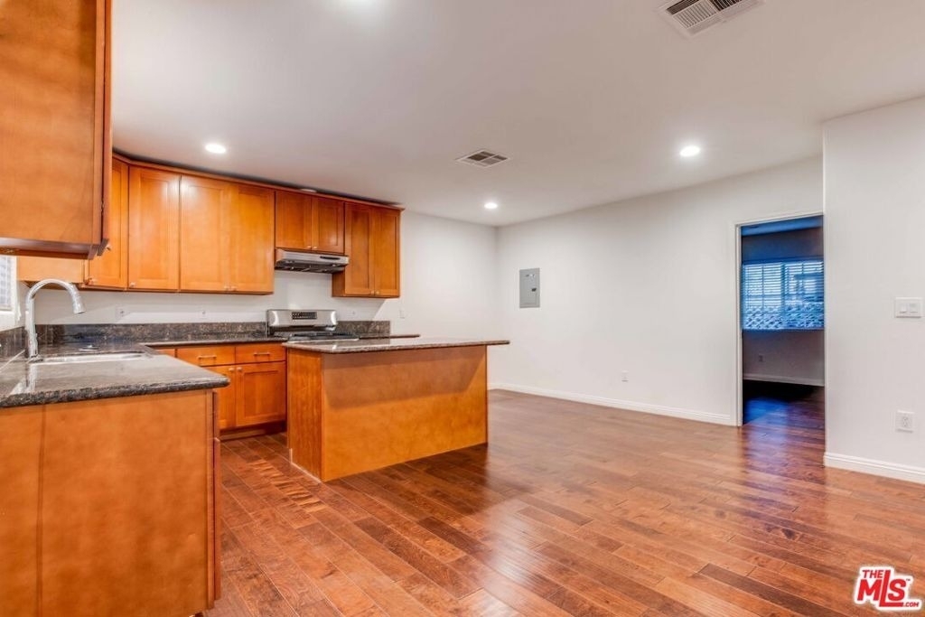 4848 Oakwood Avenue - Photo 1