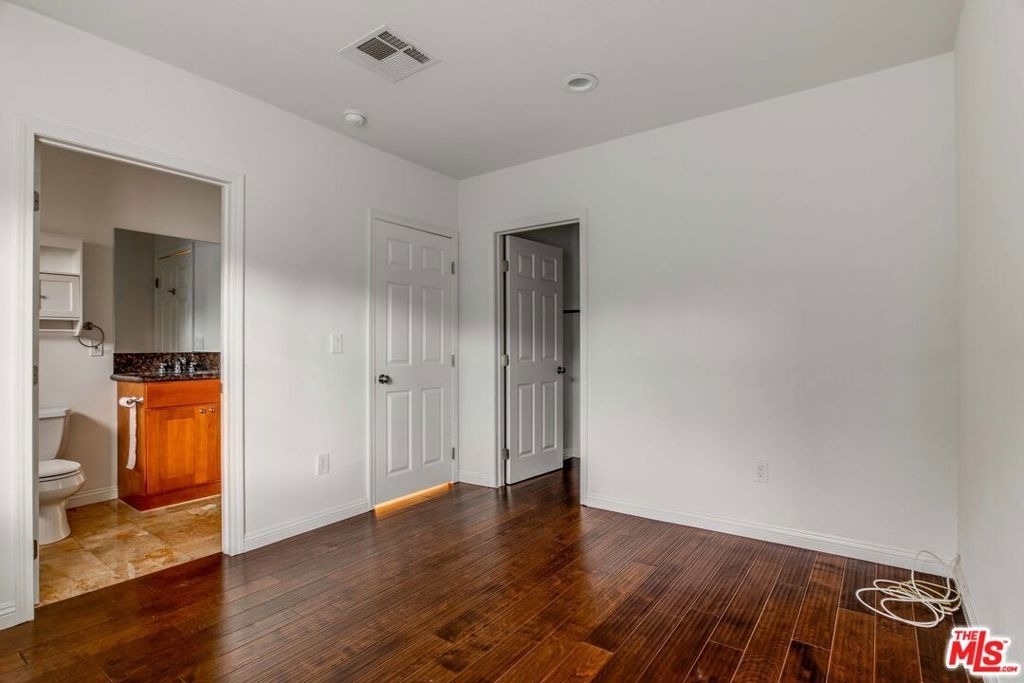 4848 Oakwood Avenue - Photo 5
