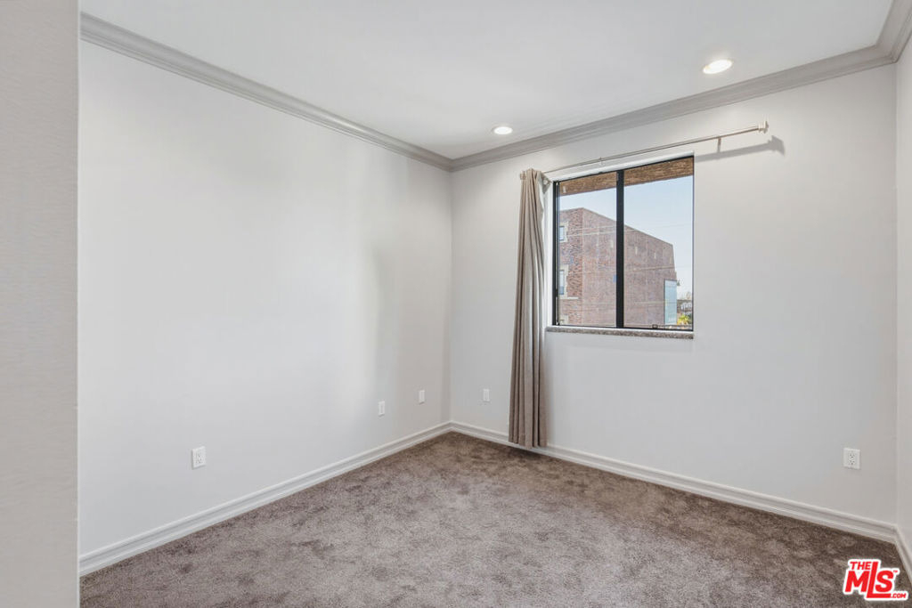 1132 S Doheny Drive - Photo 23