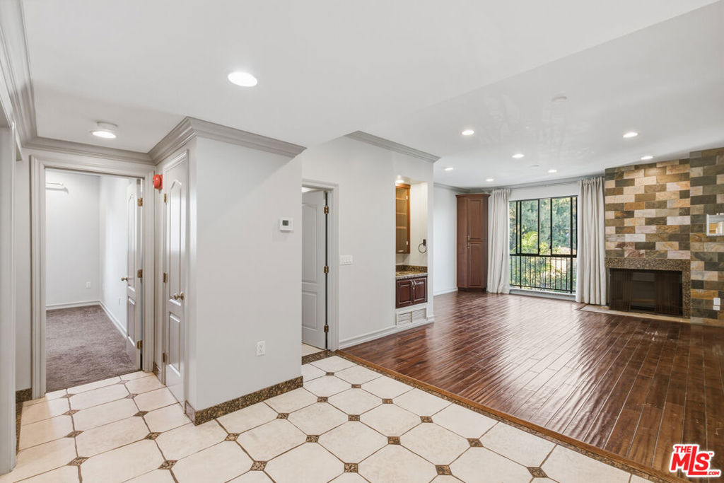 1132 S Doheny Drive - Photo 9