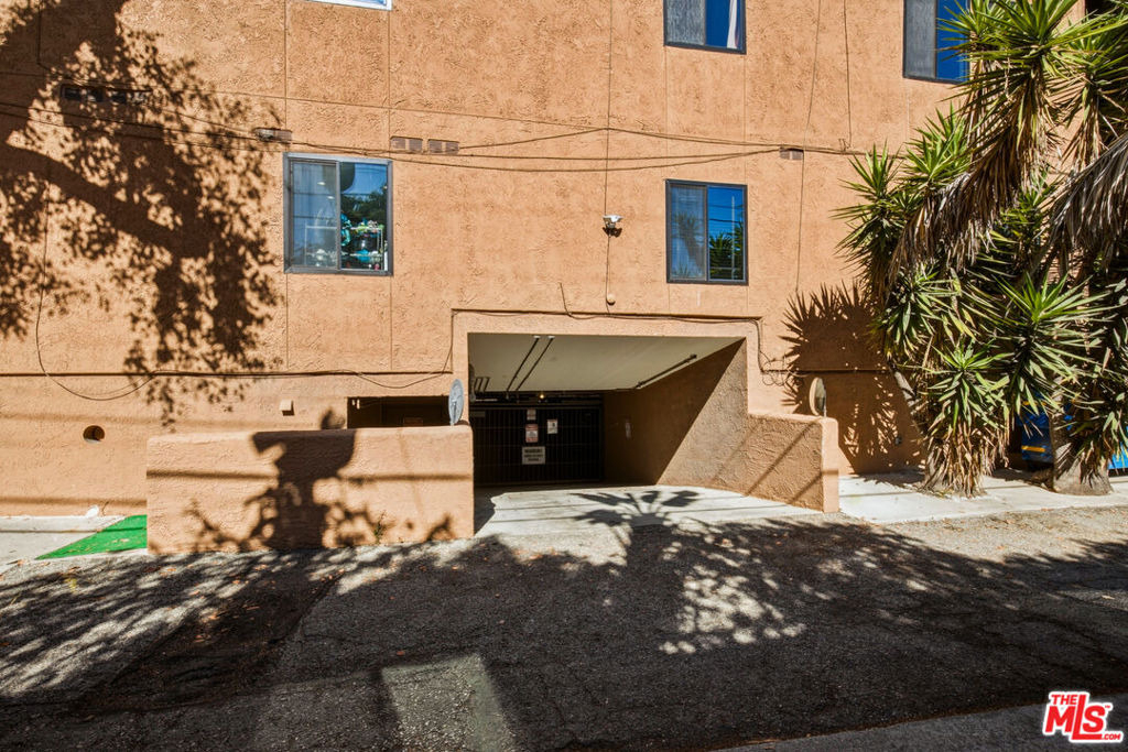 1132 S Doheny Drive - Photo 29