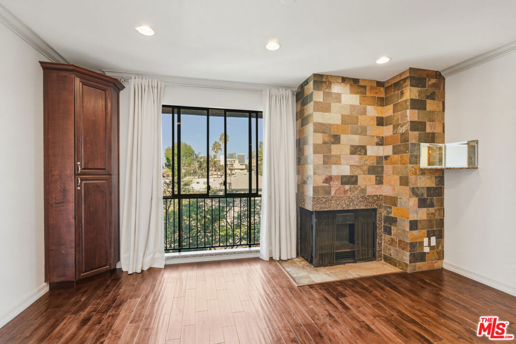 1132 S Doheny Drive - Photo 7