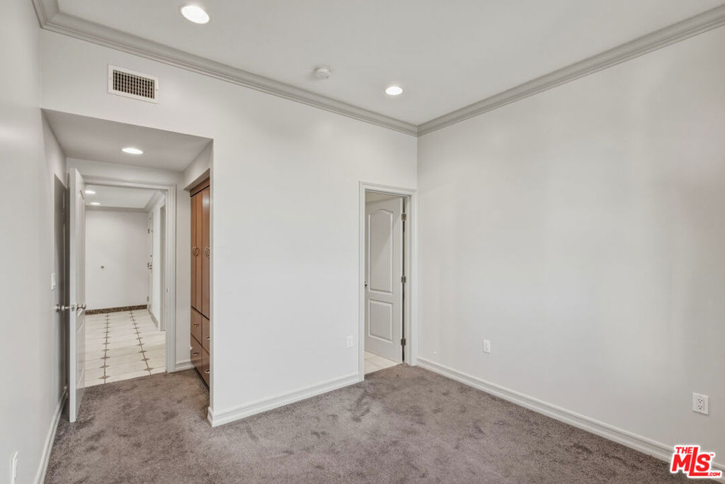 1132 S Doheny Drive - Photo 15