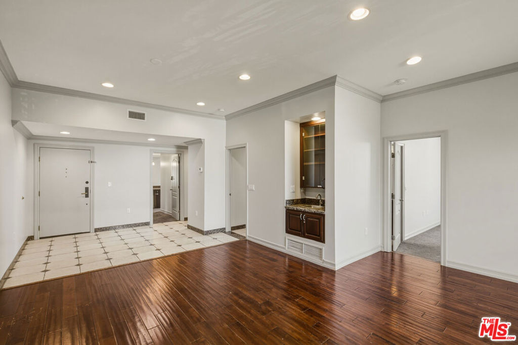 1132 S Doheny Drive - Photo 6