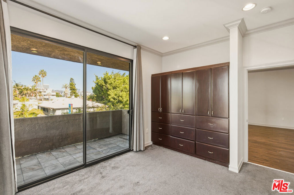 1132 S Doheny Drive - Photo 26