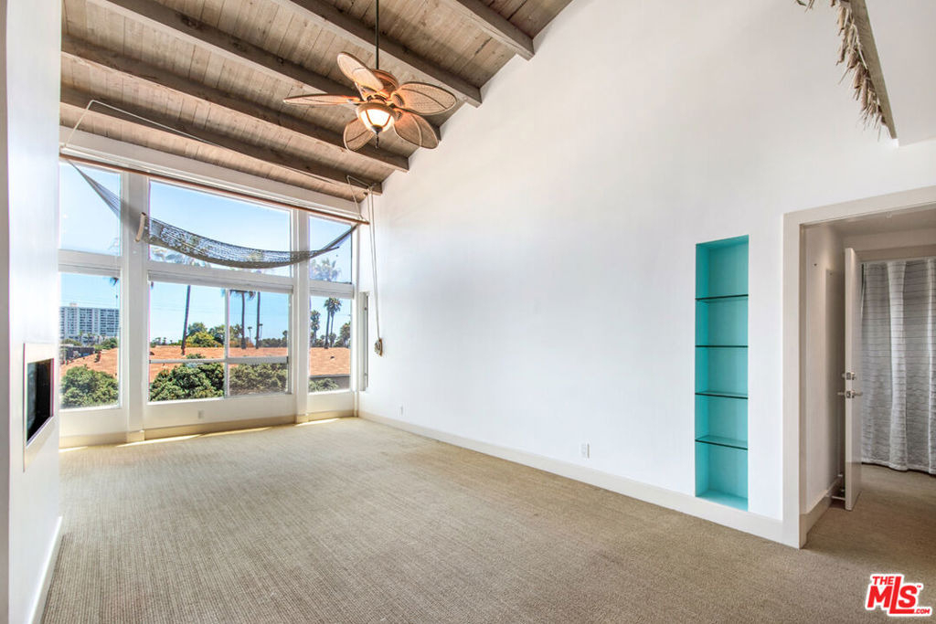 2221 Ocean Avenue - Photo 2