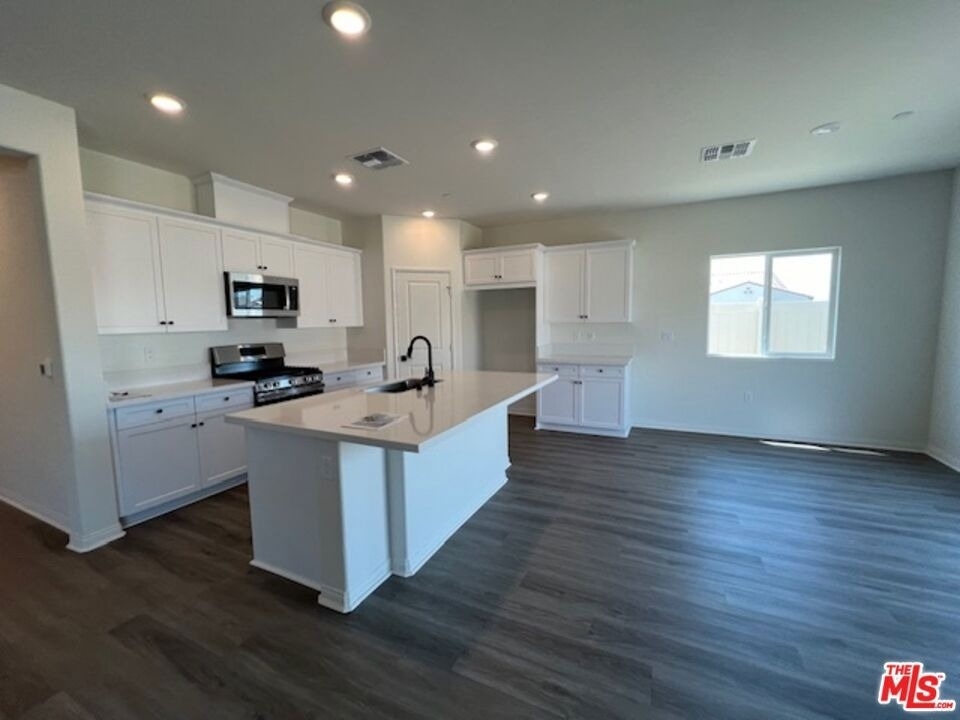 7323 Chetco River Street - Photo 16