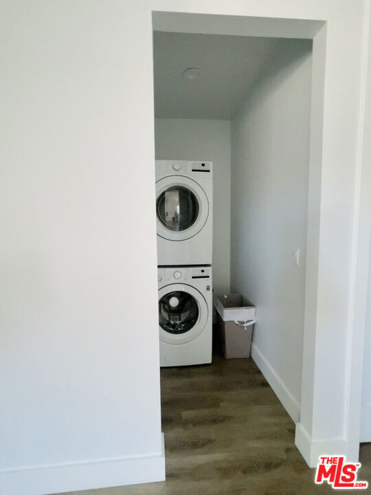 11922 Isis Avenue - Photo 6