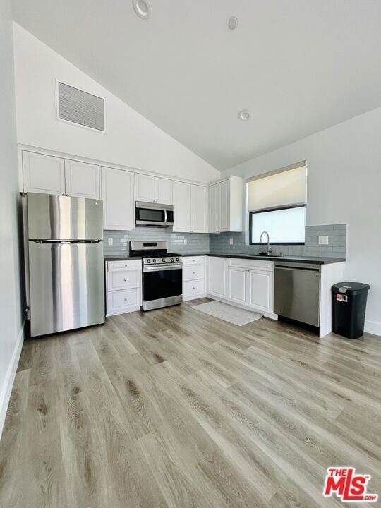 11922 Isis Avenue - Photo 0
