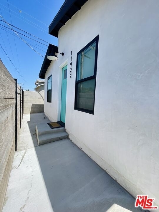 11922 Isis Avenue - Photo 1