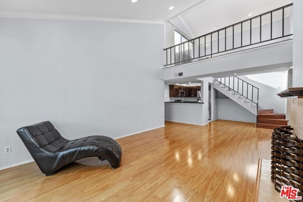 5325 Newcastle Avenue - Photo 1