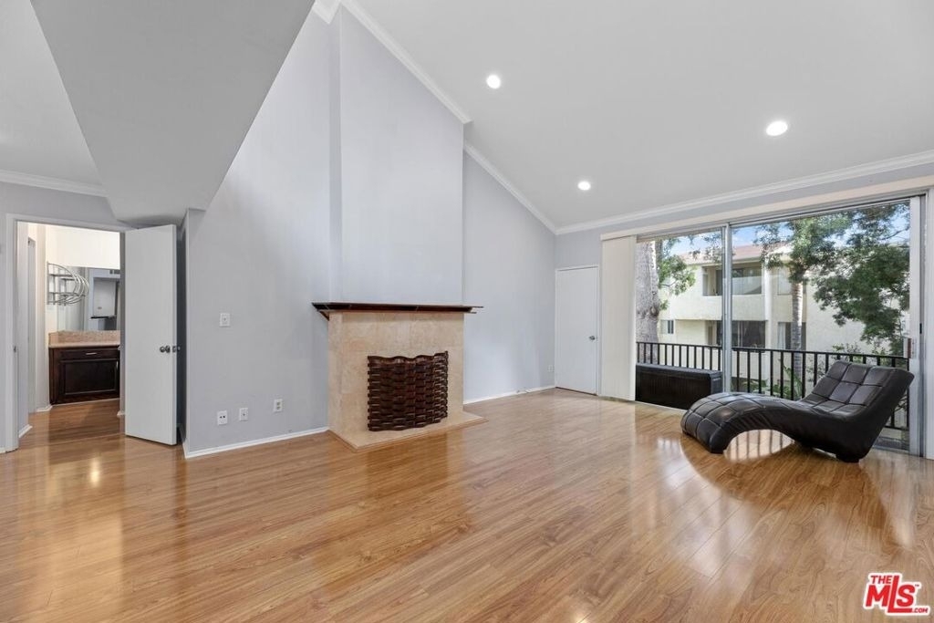 5325 Newcastle Avenue - Photo 22