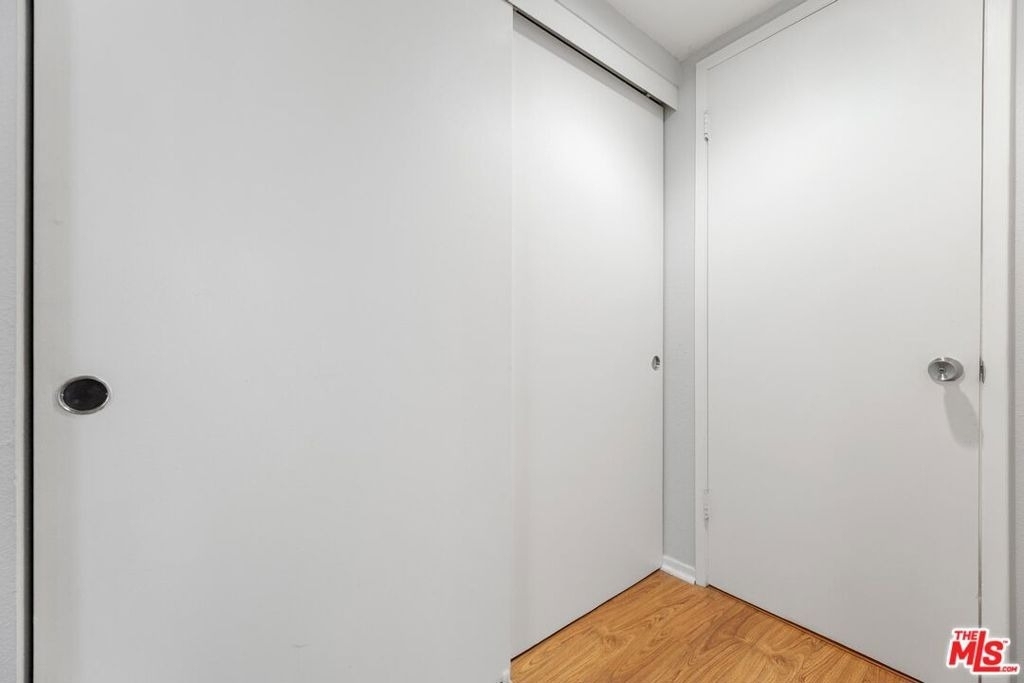 5325 Newcastle Avenue - Photo 32