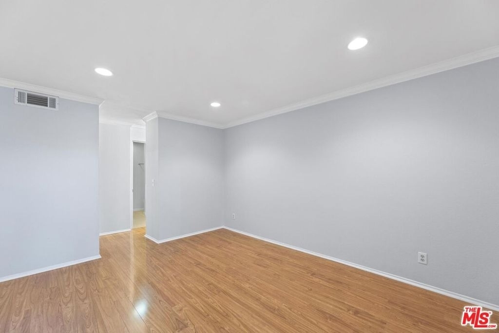 5325 Newcastle Avenue - Photo 36
