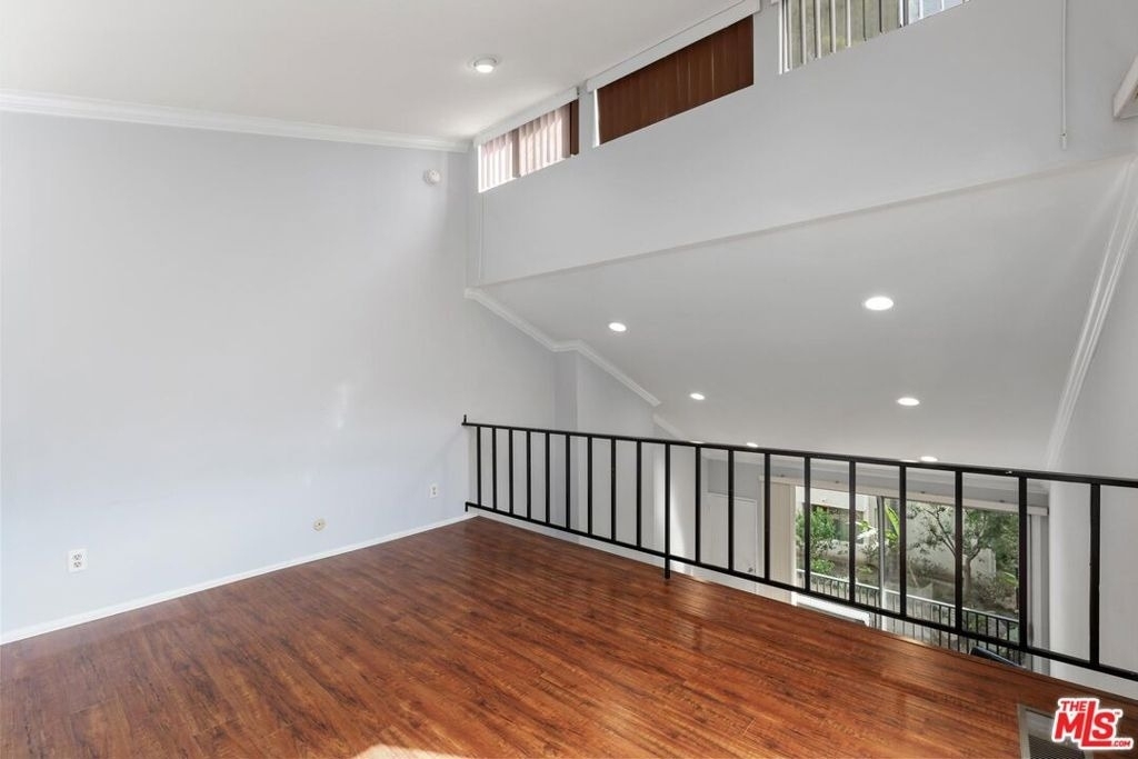 5325 Newcastle Avenue - Photo 42