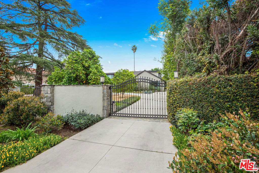 17352 Magnolia Boulevard - Photo 36