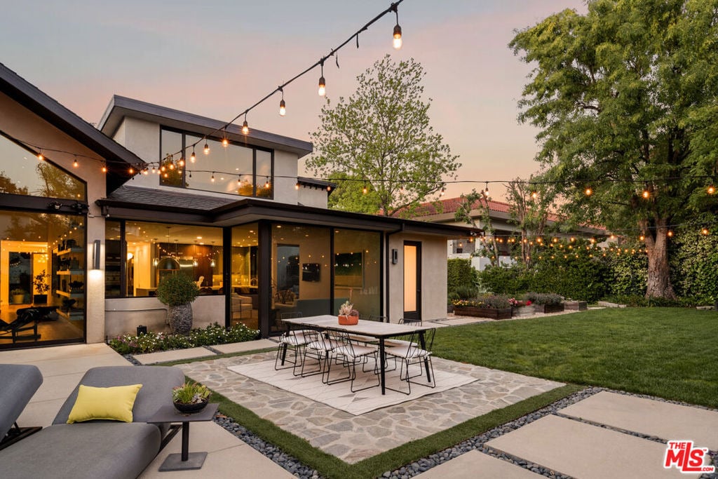 17352 Magnolia Boulevard - Photo 32