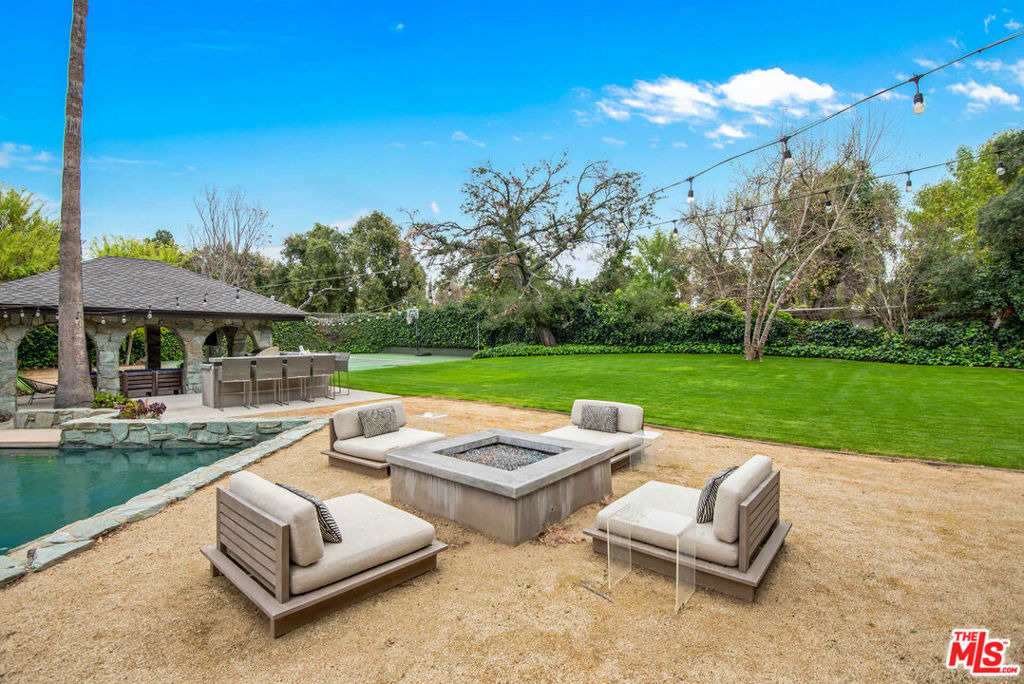 17352 Magnolia Boulevard - Photo 4
