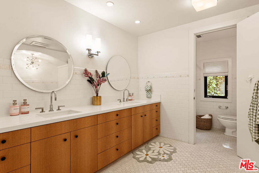 17352 Magnolia Boulevard - Photo 19