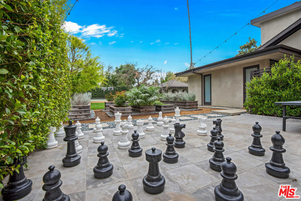 17352 Magnolia Boulevard - Photo 8