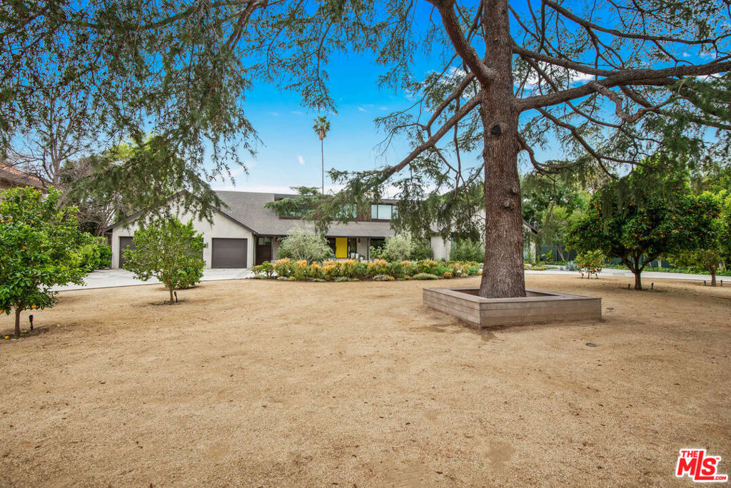 17352 Magnolia Boulevard - Photo 33