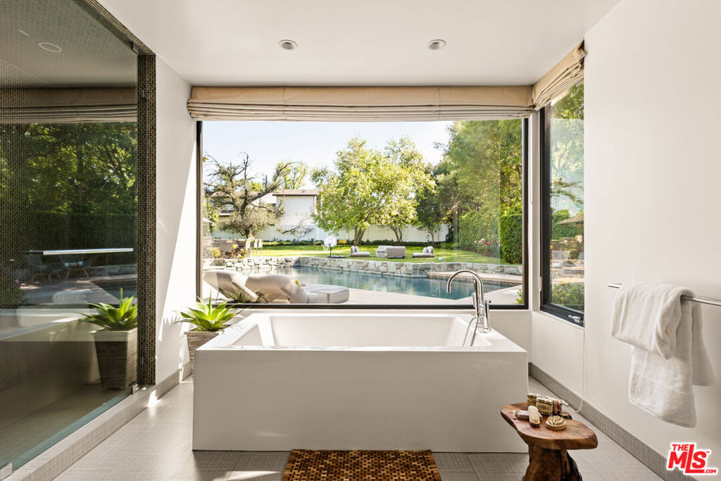 17352 Magnolia Boulevard - Photo 17