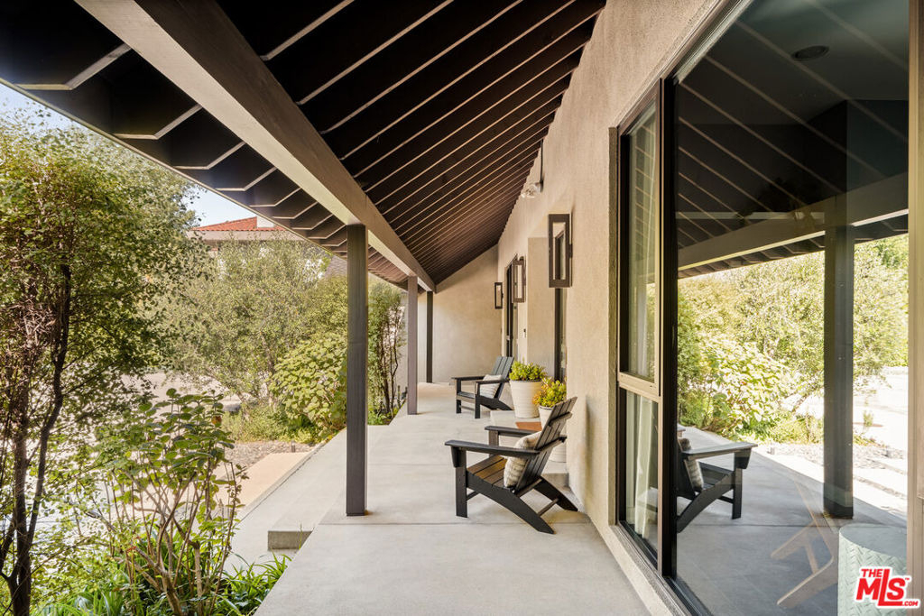 17352 Magnolia Boulevard - Photo 35