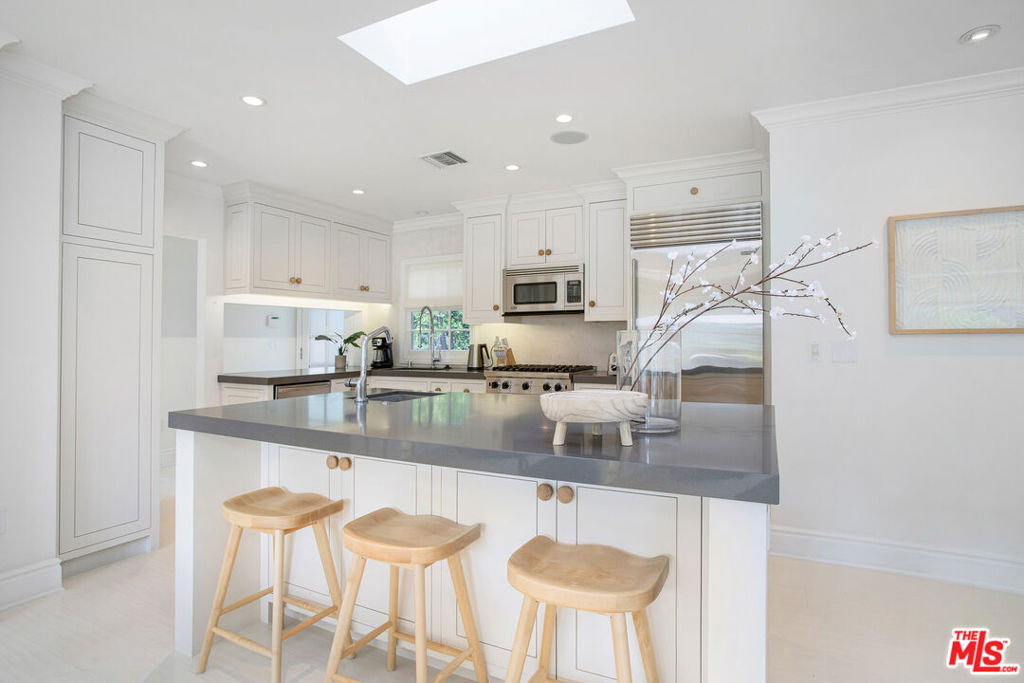 5866 Spring Oak Drive - Photo 9