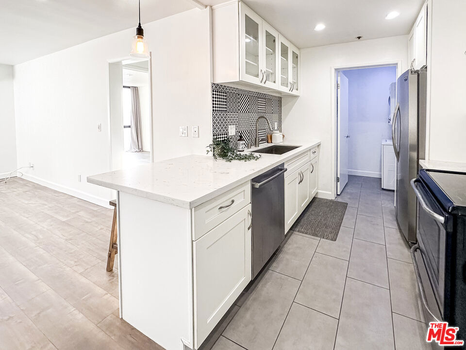 222 S Central Avenue - Photo 3