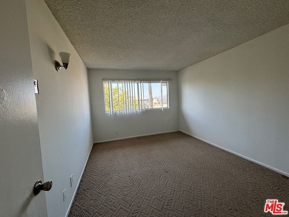 124 N Oxford Avenue - Photo 8