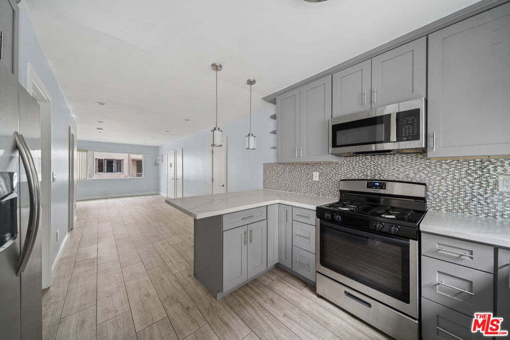 5341 Vantage Avenue - Photo 4