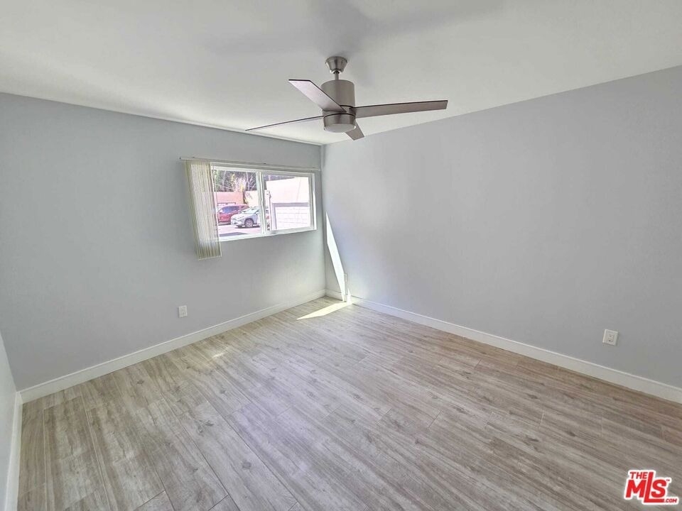 5341 Vantage Avenue - Photo 8