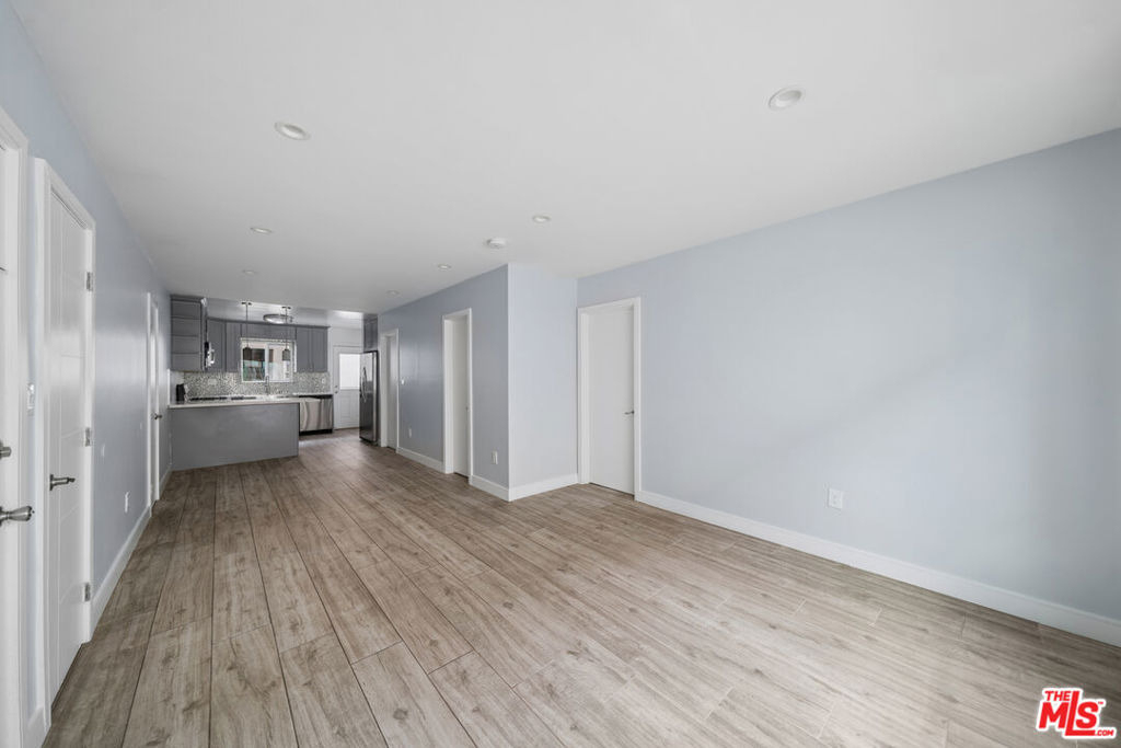5341 Vantage Avenue - Photo 7