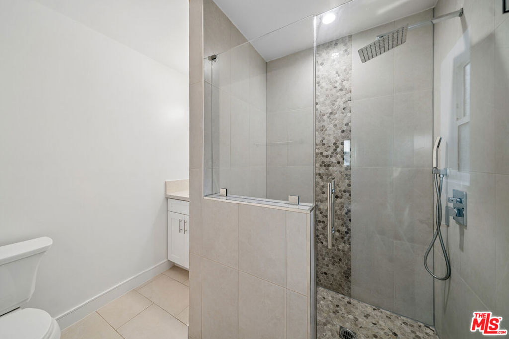 5341 Vantage Avenue - Photo 15