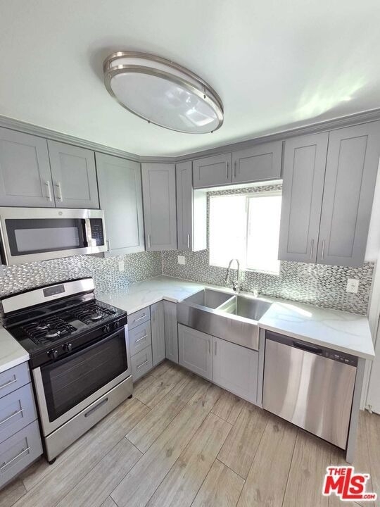 5341 Vantage Avenue - Photo 2
