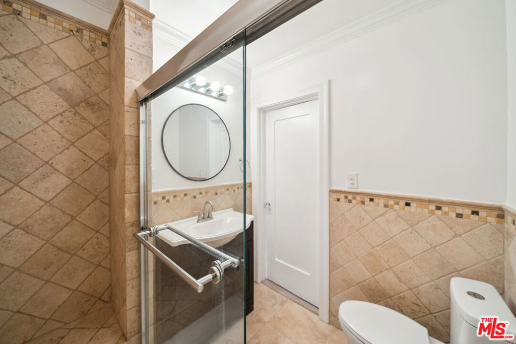 7942 Fountain Avenue - Photo 13