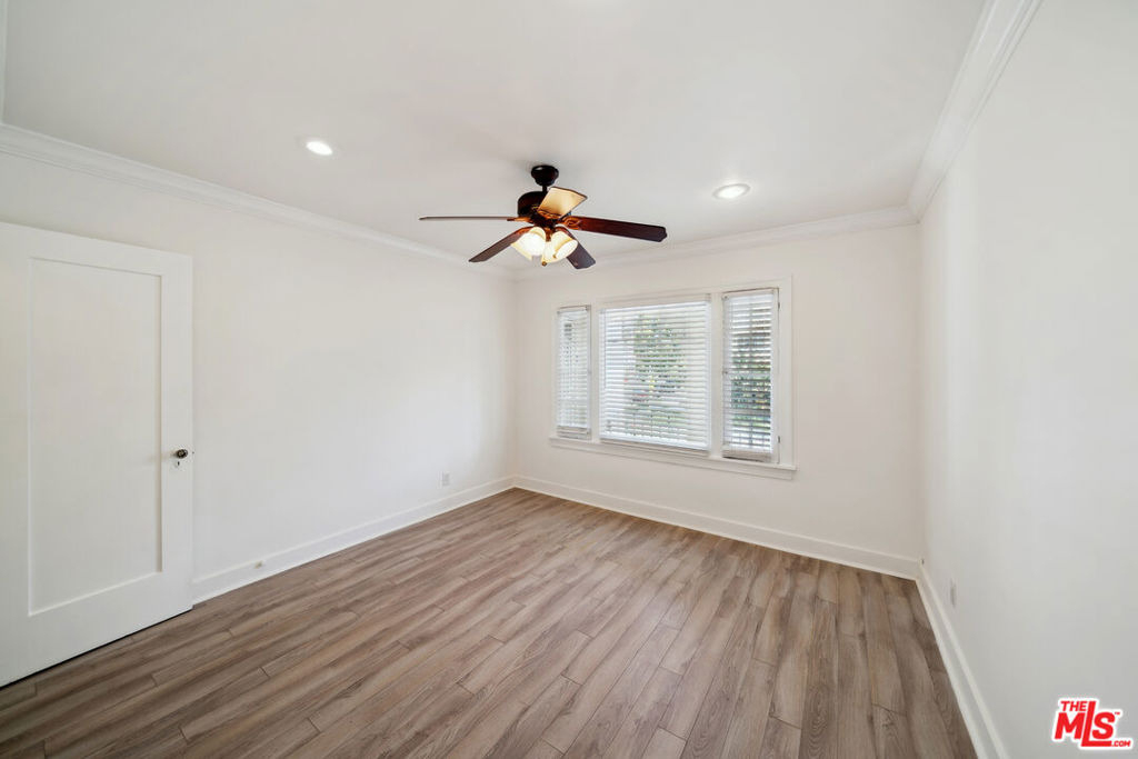7942 Fountain Avenue - Photo 10