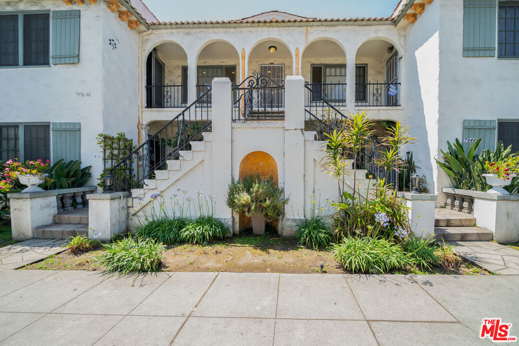 7942 Fountain Avenue - Photo 14