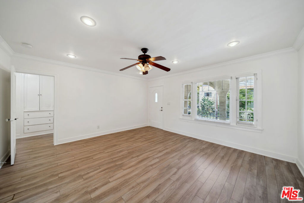 7942 Fountain Avenue - Photo 2