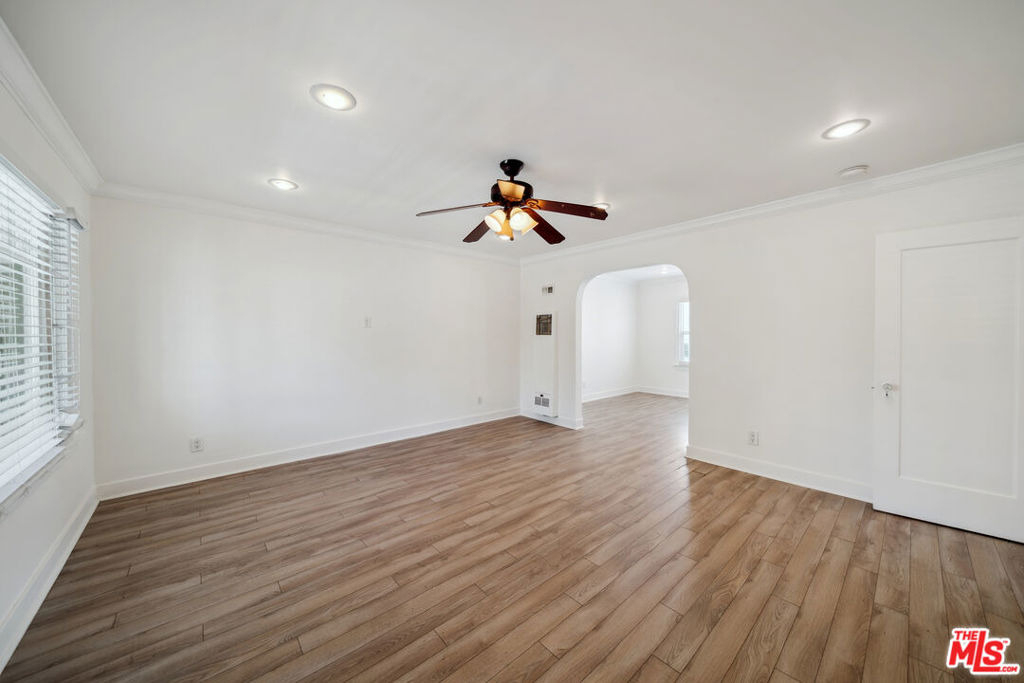 7942 Fountain Avenue - Photo 4