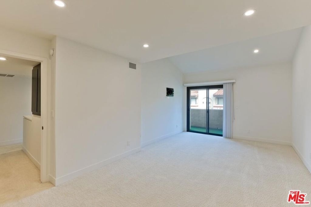 6930 De Celis Place - Photo 13