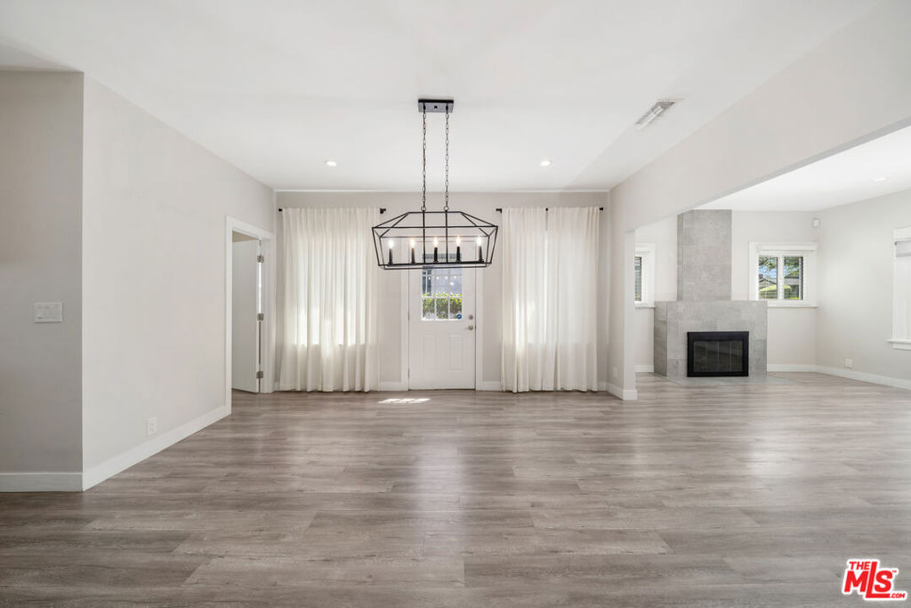 1821 W 42nd Place - Photo 3