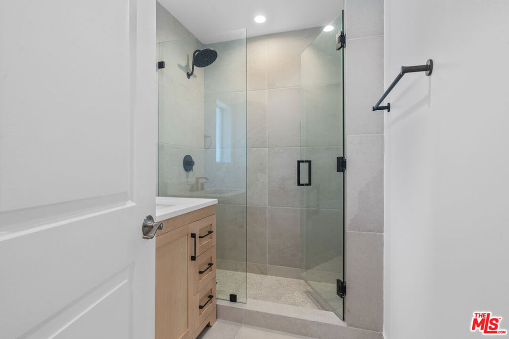 616 Sunset Avenue - Photo 3