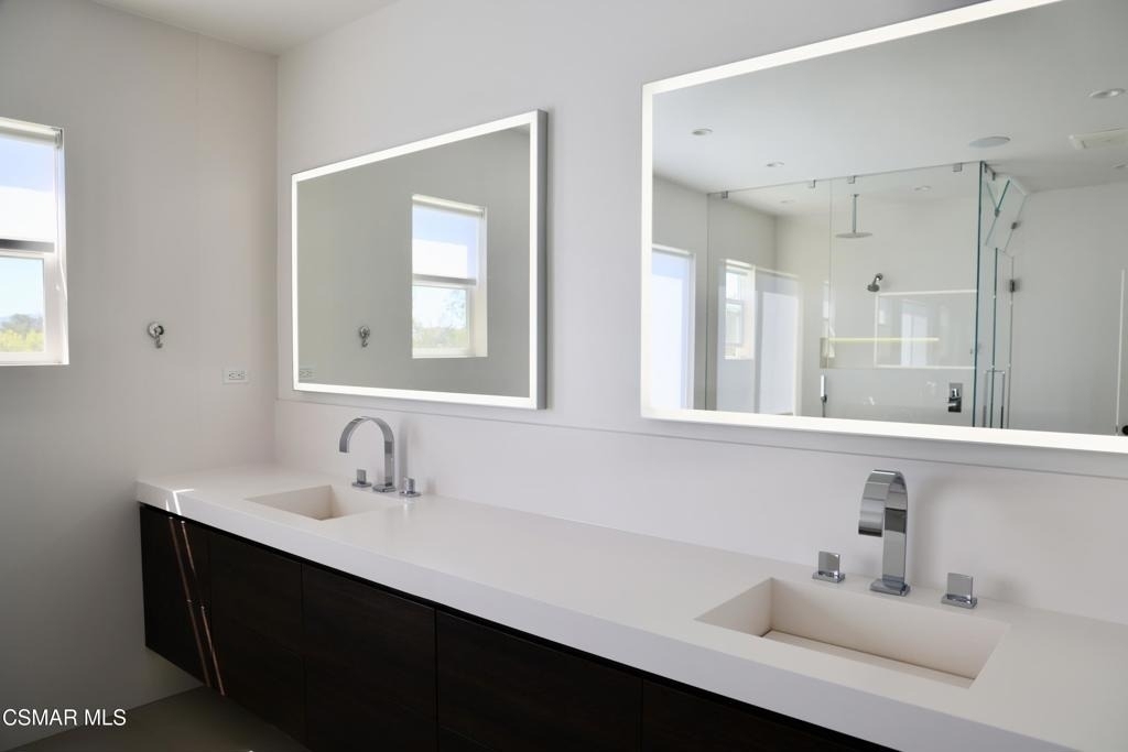 6072 Mandeville Place - Photo 38