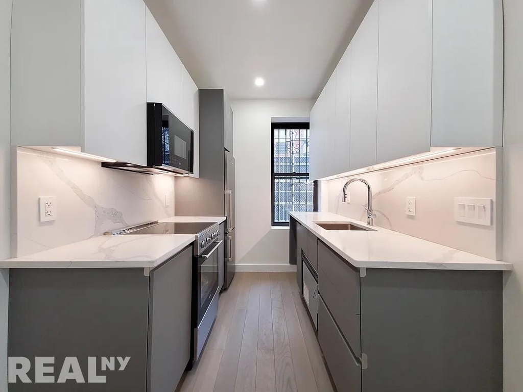 Wyckoff Street - Photo 1
