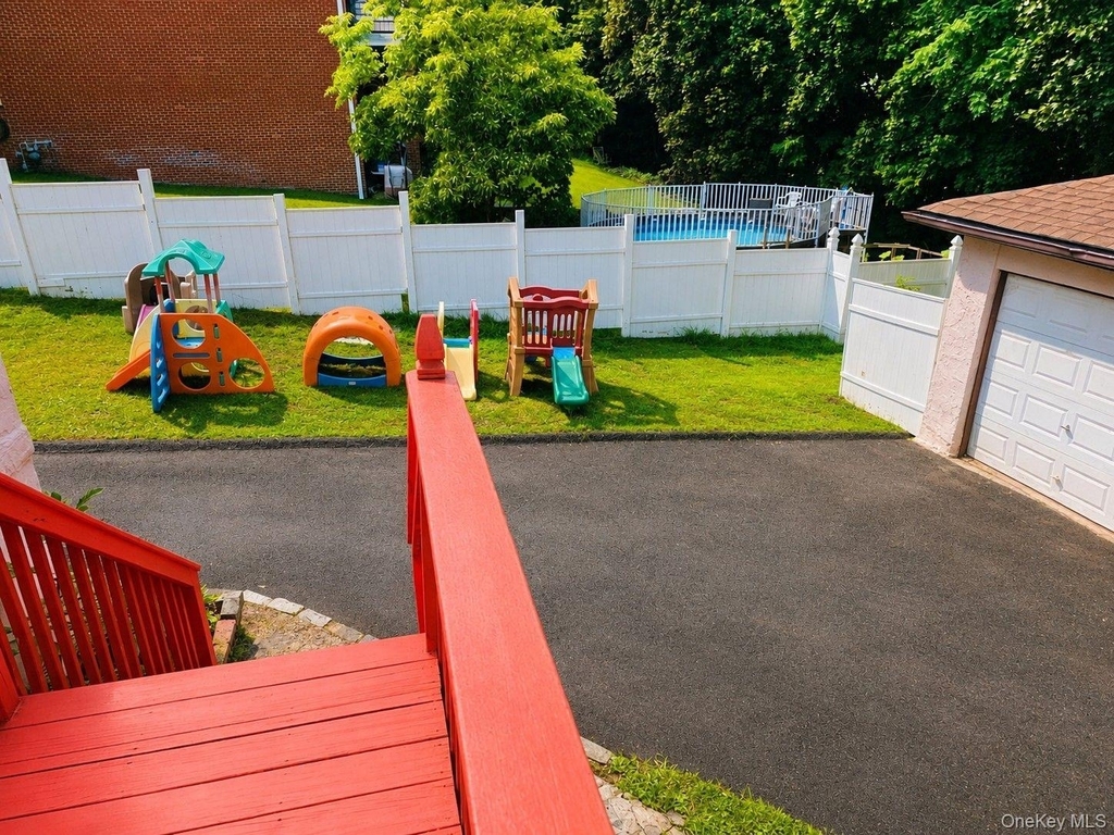 98 Bushey Avenue - Photo 28