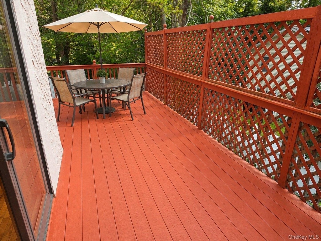 98 Bushey Avenue - Photo 23