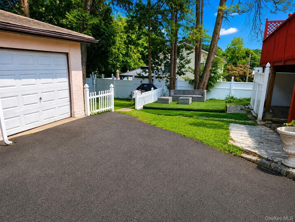 98 Bushey Avenue - Photo 29